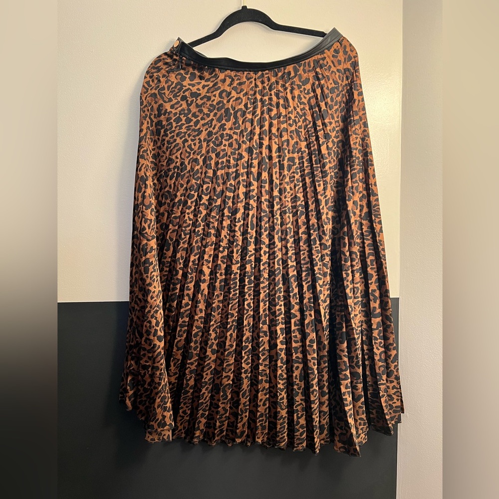 Zara Brown Animal Leopard Print Pleated Skirt